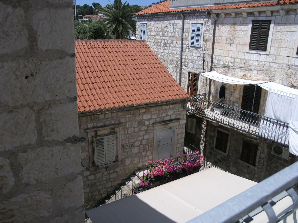 Apartment Hvar 4 *